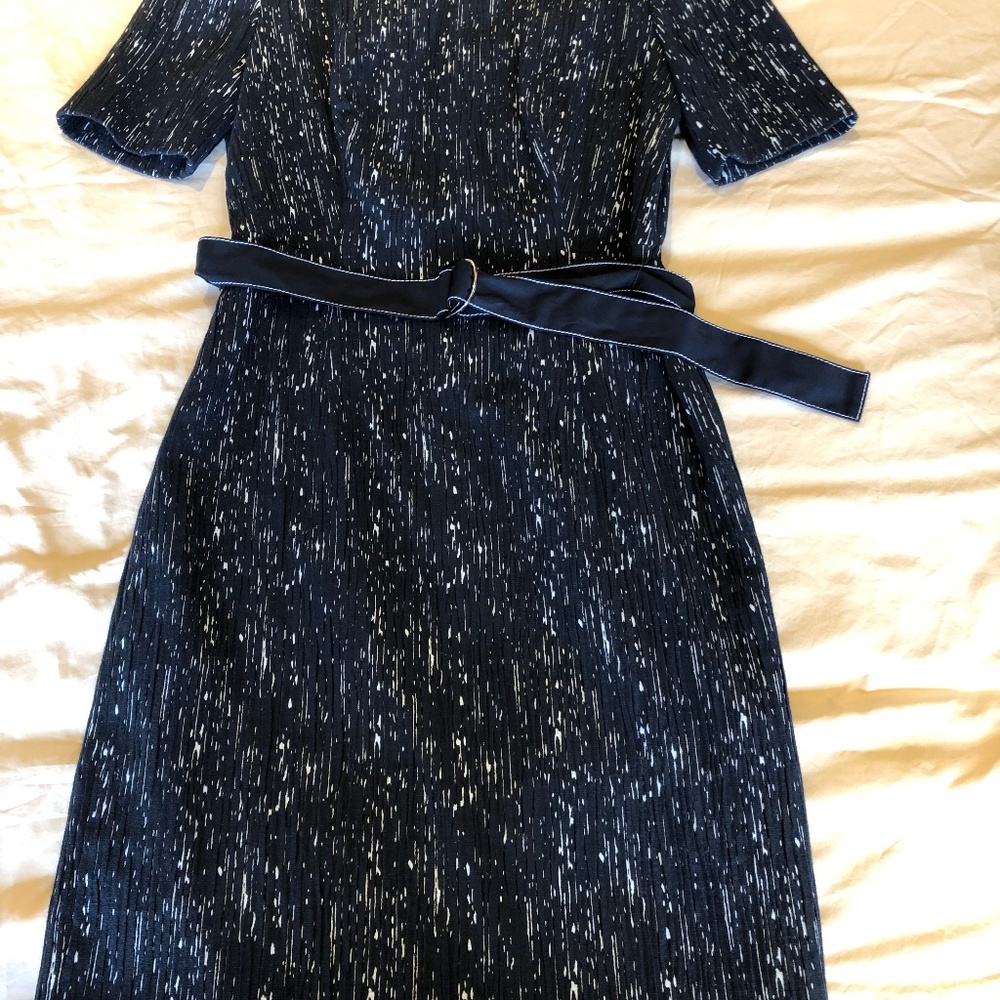 BOSS Navy lined short sleeve sheath dress with belt size 6 brand new